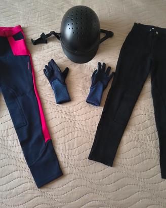 casco, pantaloni e guanti da equitazione 