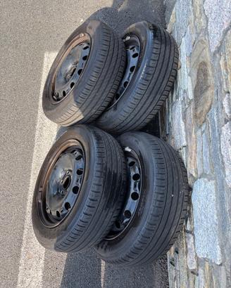 Gomme Kleber estive 185 60 r15 montate su cerchio