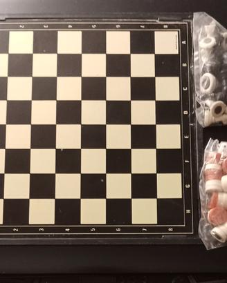 Gioco scacchi e dama da viaggio 