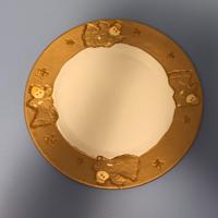 Piatto in ceramica. Natalizio. Decorato a mano