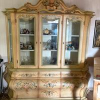 Credenza com vetrina in stile Barocco Veneziano