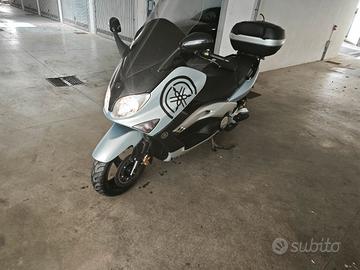 Yamaha TMax 500 del 2001