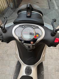 Piaggio Beverly 350