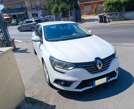 Renault Megane Mégane dCi 8V 110 CV EDC Energy Int