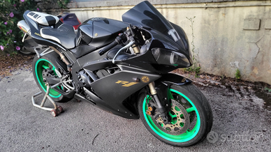 Yamaha r1 2005 accessoriata