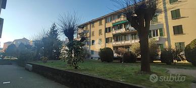 2 LOCALI A COMO