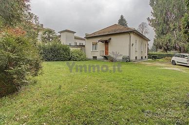 Villa di 221 m² con più di 5 locali a Arcisate