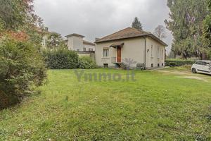 Villa di 221 m² con più di 5 locali a Arcisate