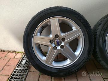 Cerchi lega da 16" e gomme marcati volvo originali