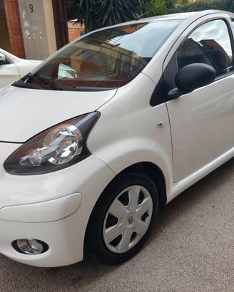 Toyota Yaris 1.0 5 porte Active