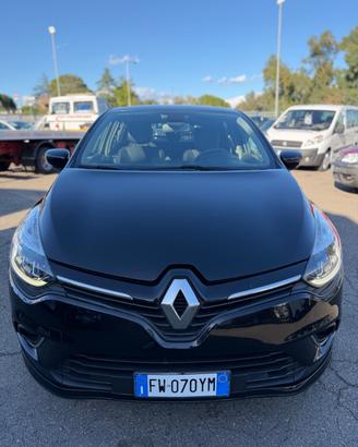 Renault Clio TCe 12V 90 CV 5 porte Moschino Intens