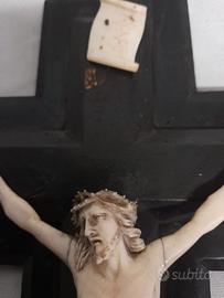 CRISTO IN AVORIO SU CROCE LIGNEA EBANIZZATA