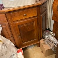 Credenzina scantonata