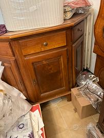 Credenzina scantonata