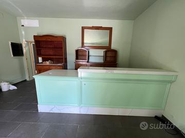 Bancone Bar/Cocktail di Lusso – Praticamente Nuovo