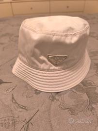 cappello pescatore  prada