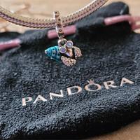 Charm Pandora Pendente Paguro si illumina al buio