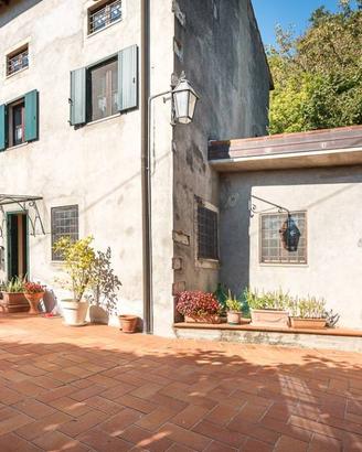 Attività / Licenza di 1030 m² con più di 5 locali 