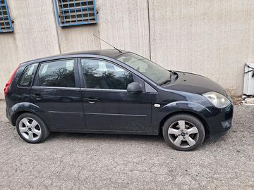 Ford Fiesta 1.4 diesel anno 2007 km 100.000