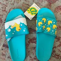 Ciabatte con motivo a paperelle galleggianti