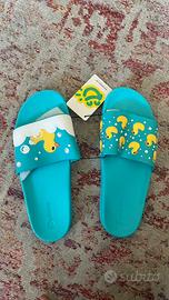 Ciabatte con motivo a paperelle galleggianti