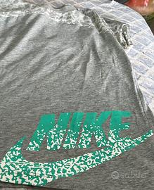 Maglietta Nike da donna a maniche corte