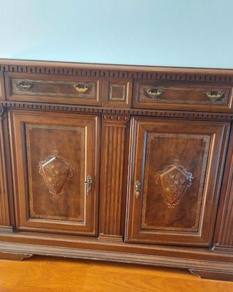 Elegante credenza