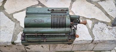 Calcolatrice a Manovella Russa Triumphator