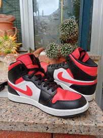 Air Jordan 1 MID Black/Fire red/
White