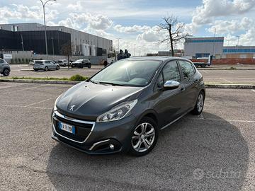 Peugeot 208 1.2 Benzina 82cv–Neopatentati