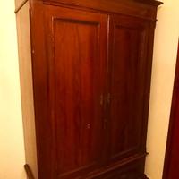 Armadio antico d'epoca in legno