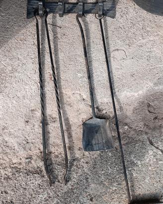 Accessori per caminetto in ferro battuto 