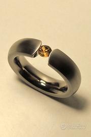 Anello in acciaio con citrino; 191€ => 128€ (-33%)