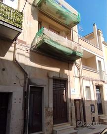 Altamura, Corso Umberto I, casa singola mq. 250