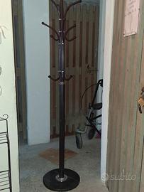 attaccapanni in alluminio con pedana in marmo 