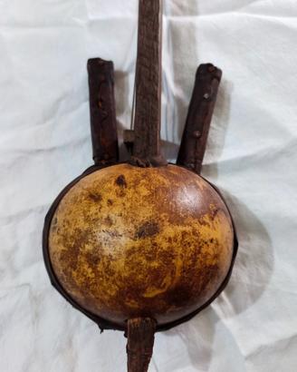 Antico strumento musicale africano 