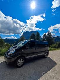 Van Renault Trafic Camper 2.5 cambio automatico 