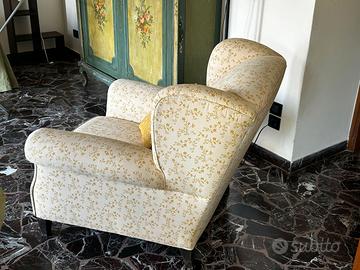 POLTRONE STILE BERGERE CON POUF