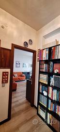 Libreria e mobili per anticamera