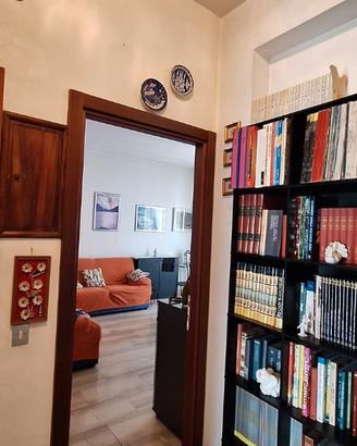 Libreria e mobili per anticamera