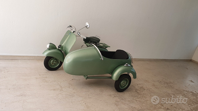 Vespa 125 vacanze romane con sidecar