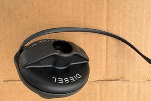 TAPPO GASOLIO FIAT PANDA 169 - ESCLUSE SPEDIZIONI