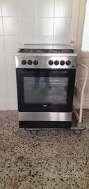 Cucina 4 fuochi Beko.