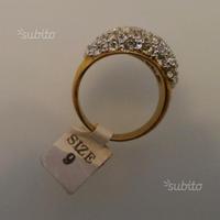 Anello tempestato di brillantini nuovo