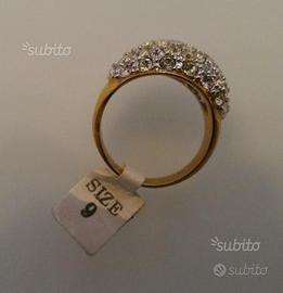 Anello tempestato di brillantini nuovo