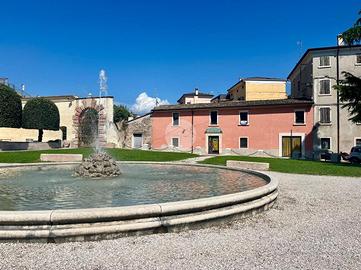 NEGOZIO A CAPRINO VERONESE