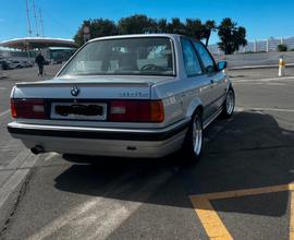 BMW 318is E30 del 90