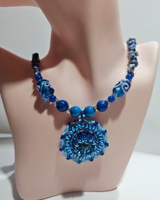 collana pietre dure con caboshon in cristallo 