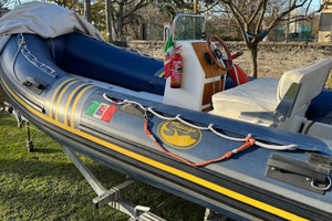 Gommone motore carrello portagommone