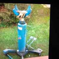 Sollevatore idraulico per mezzi pesanti . 250